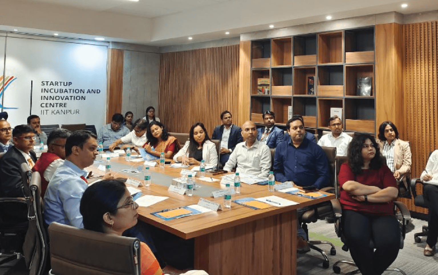 Siic Iit Kanpur Hosts Csr Roundtable Discussion On Tech For Good