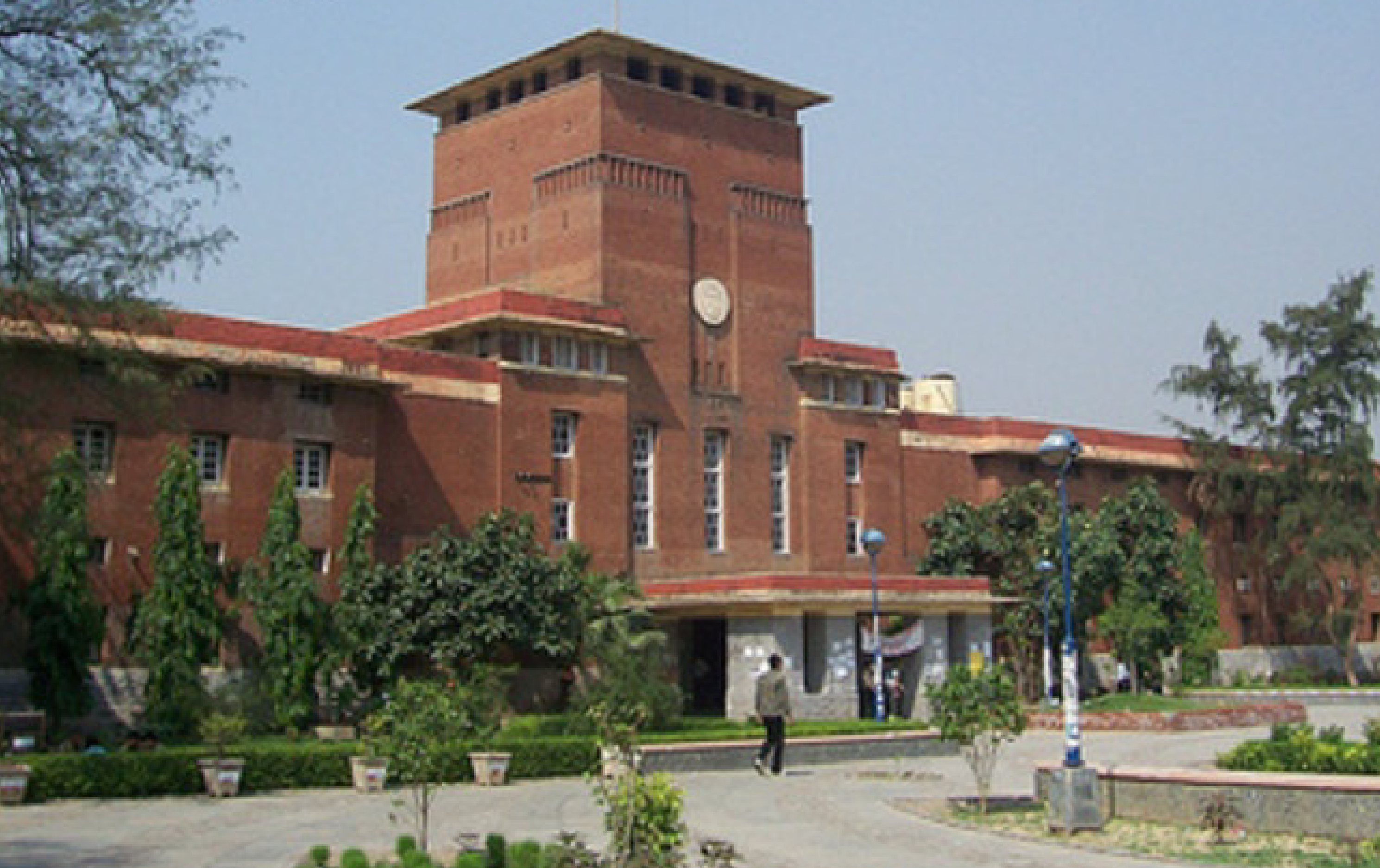 Delhi University permanent faculty can now double up as guest lecturers